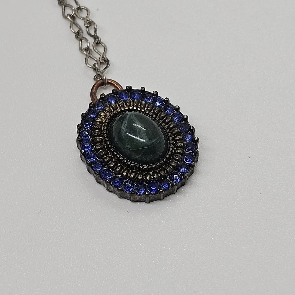 Avon blue and green pendant necklace signed NRT